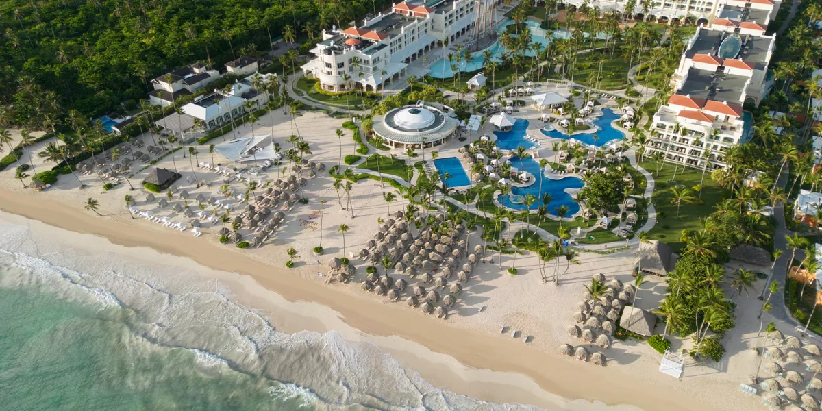 Joia Bávaro by Iberostar – hotel solo adultos con restaurante en velero real
