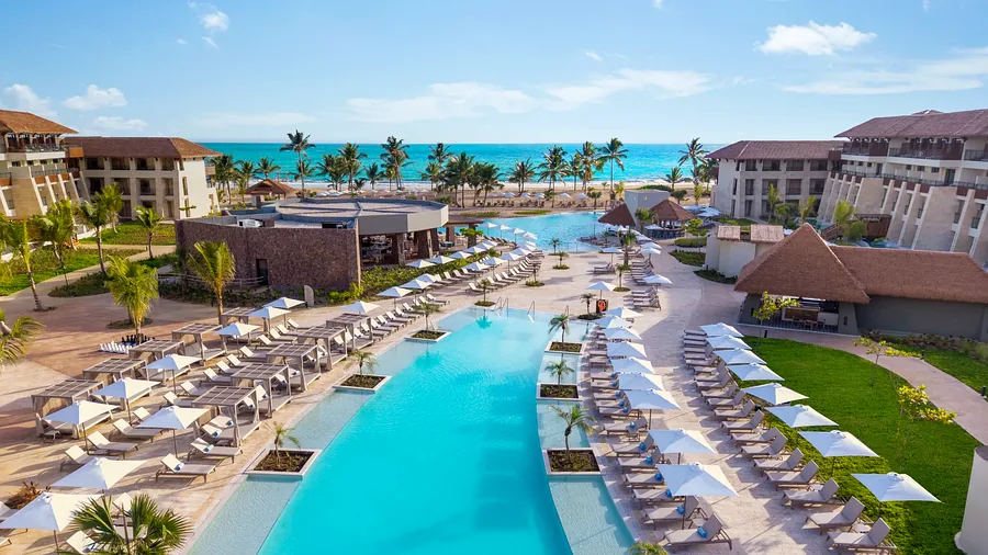 Dreams Playa Esmeralda – piscina infinita parque acuático playa Miches