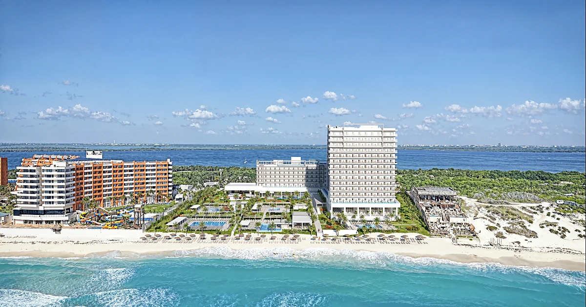 Hotel Riu Ventura – Playa Delfines Cancún, piscina elevada piso 6, RiuParty