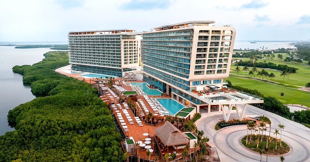 Hyatt Vivid Grand Island – rooftop pool más largo de Cancún, solo adultos, Vantage Club