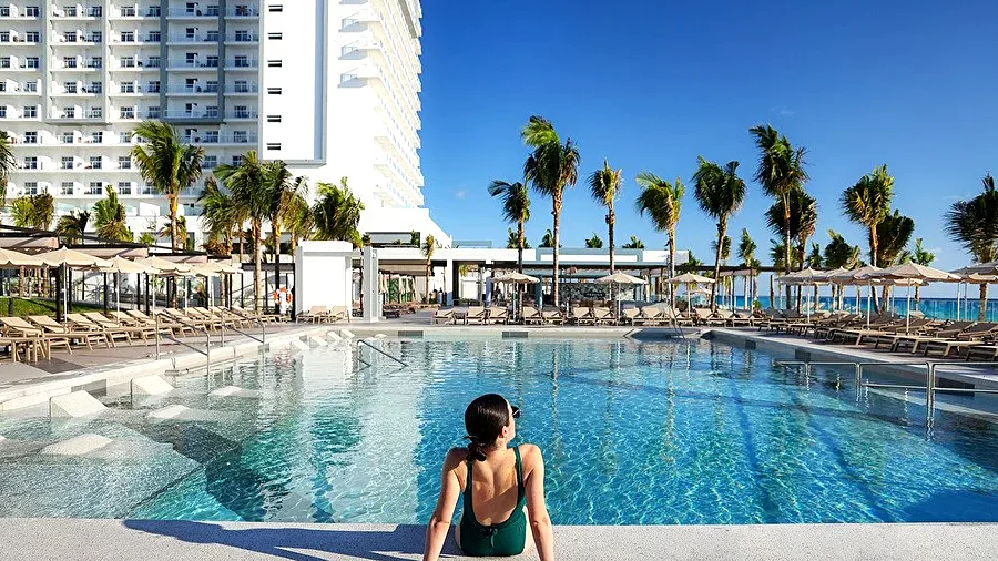 Riu Ventura Cancún – piscinas y playa