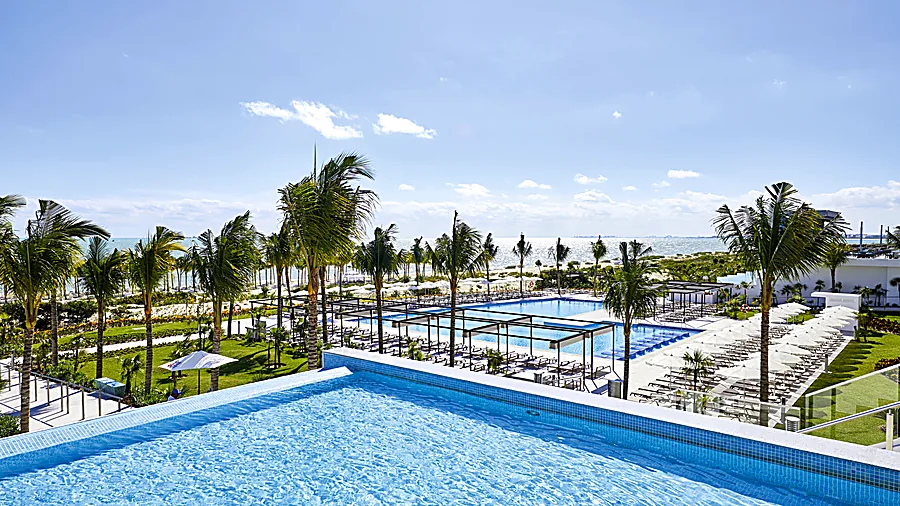 Riu Palace Costa Mujeres – lobby y arquitectura