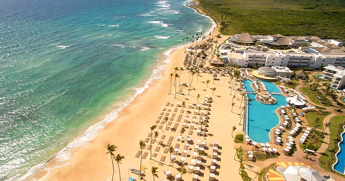 Wyndham Alltra Punta Cana – Uvero Alto, parque acuático 4 toboganes, 620 suites, 9 restaurantes
