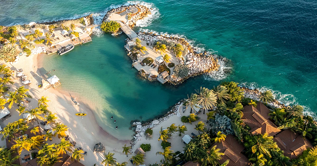 Baoase Luxury Resort – villas con piscina privada y playa tipo laguna