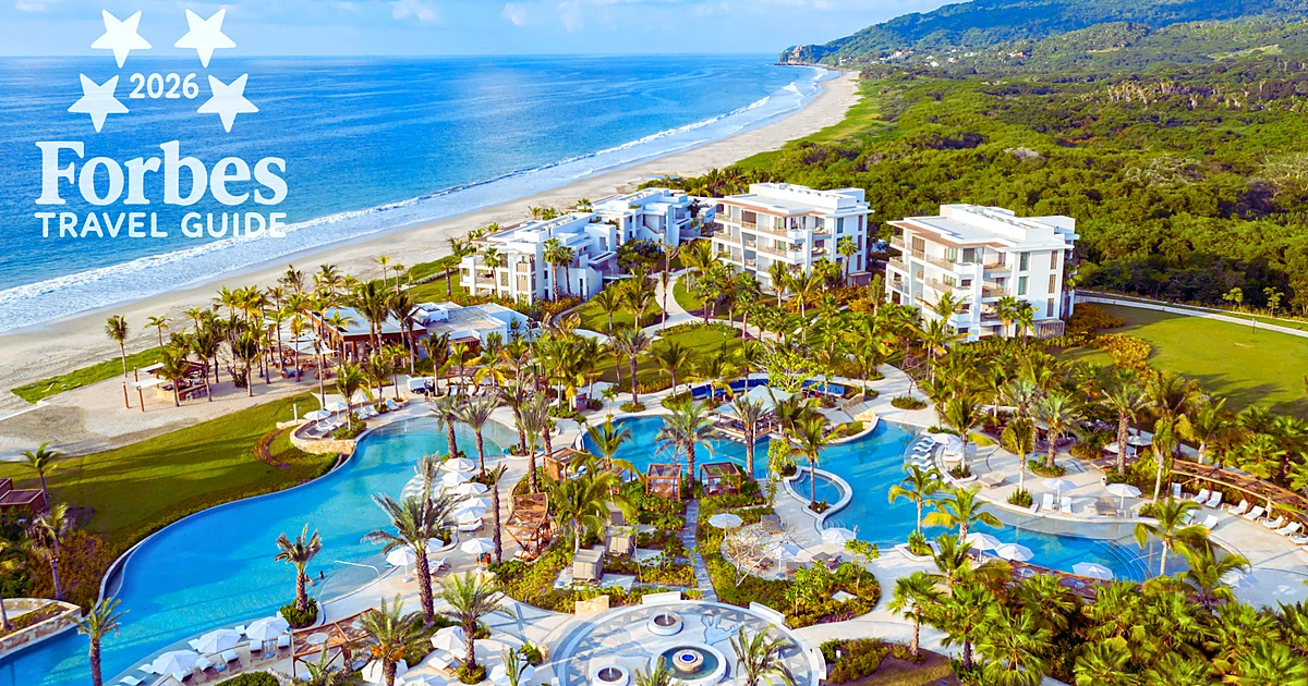 Conrad Punta de Mita – hotel de lujo no todo incluido, foto con distintivo Forbes Travel Guide 2026