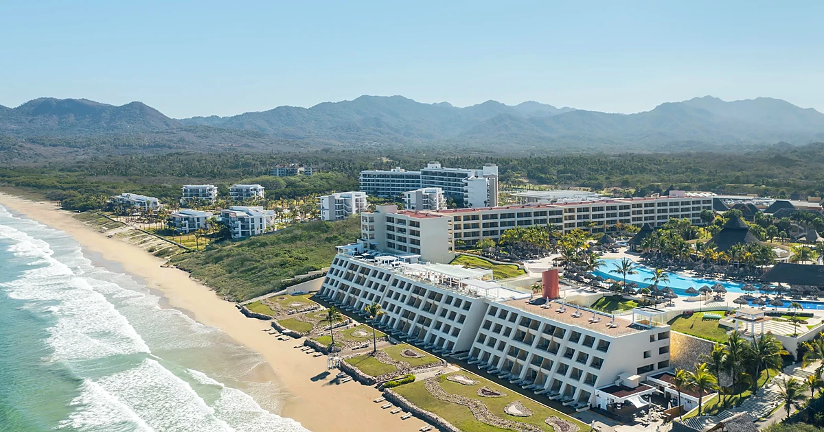 Iberostar Selection Playa Mita – parque acuático y campo de golf en Punta Mita
