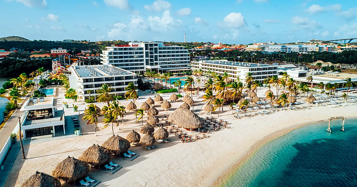 Mangrove Beach Corendon Curaçao – parque acuático y playa rodeada de manglares