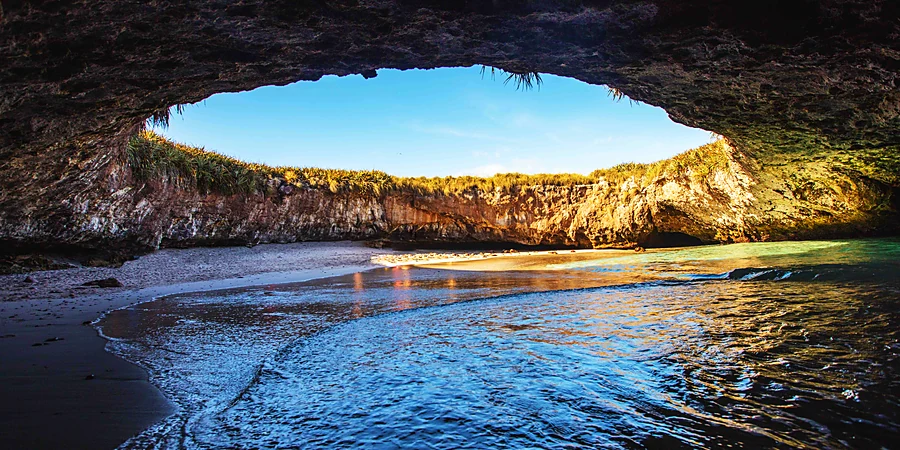 Playa del Amor, Islas Marietas — excursión imperdible desde Riviera Nayarit