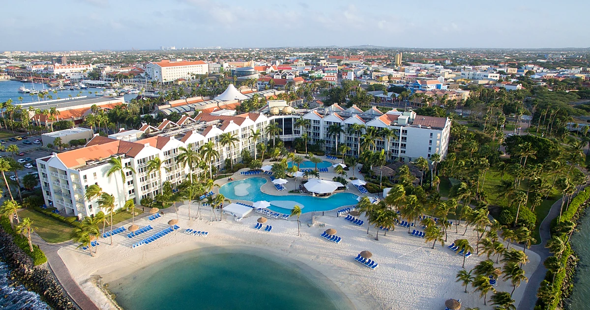 Renaissance Wind Creek Aruba Resort – isla privada con flamencos