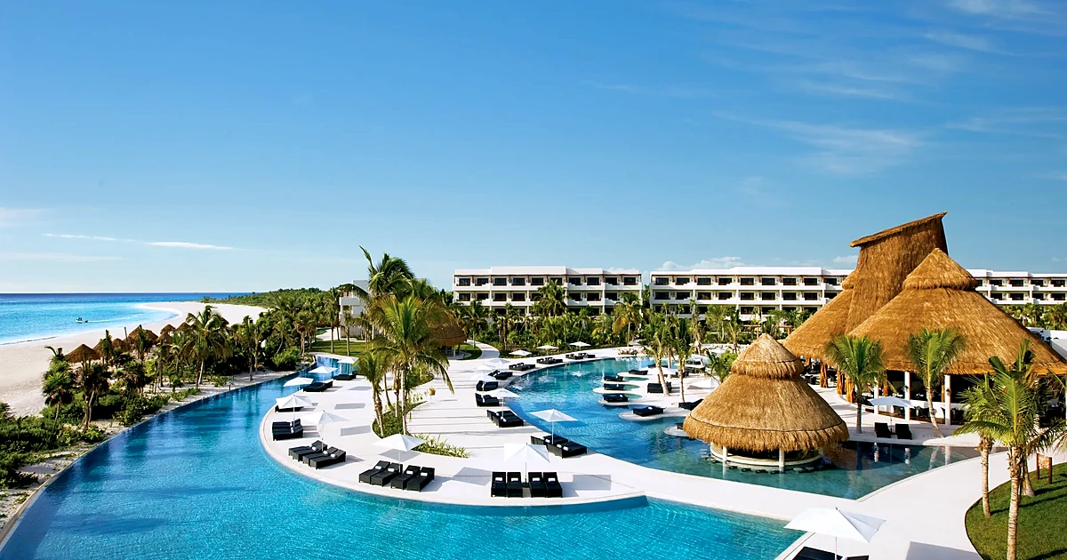 Secrets Maroma Beach Riviera Cancun – playa y piscinas AAA Cinco Diamantes