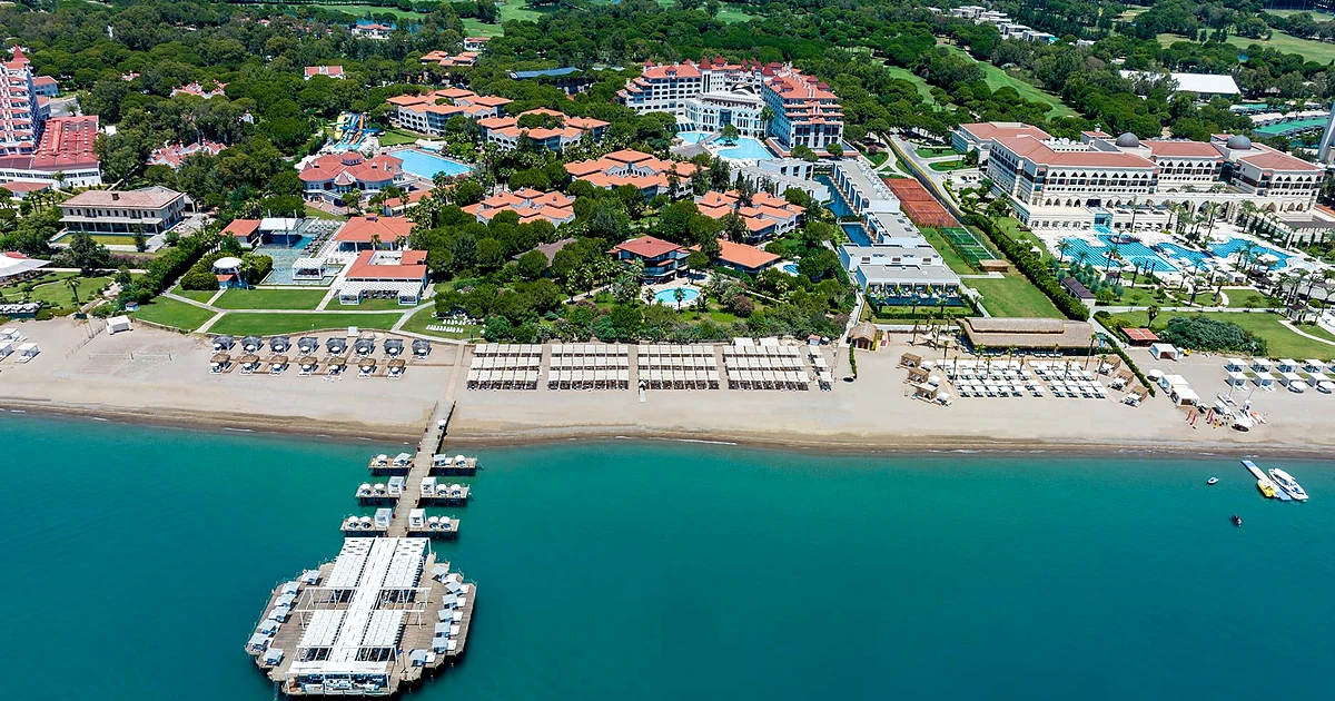 Sirene Belek Hotel – piscina olímpica y playa privada junto al Antalya Golf Club