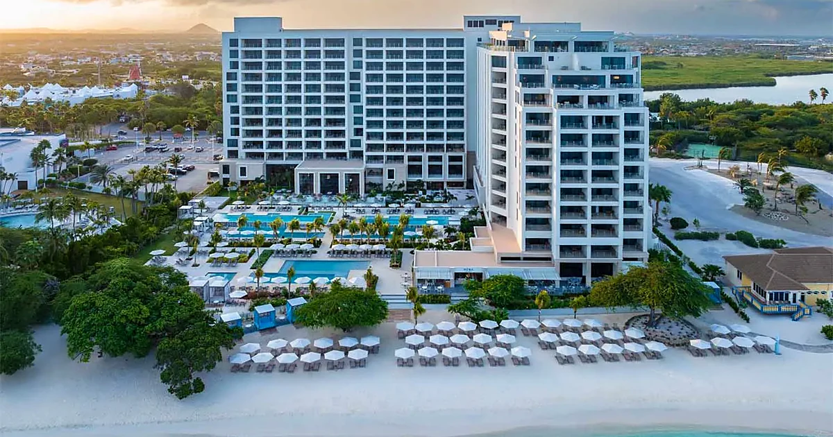 St. Regis Aruba Resort – restaurante insignia en la azotea con vista al mar