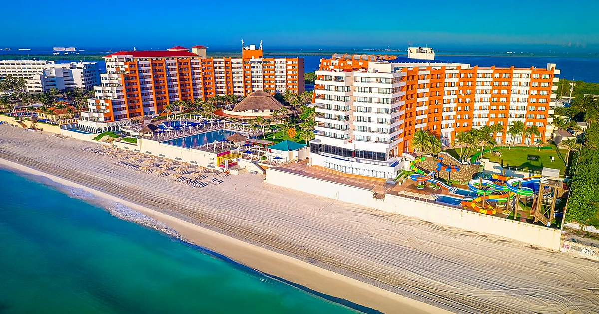 Crown Paradise Club Cancún – 617 habitaciones, 7 restaurantes, parque acuático, desde $130/noche