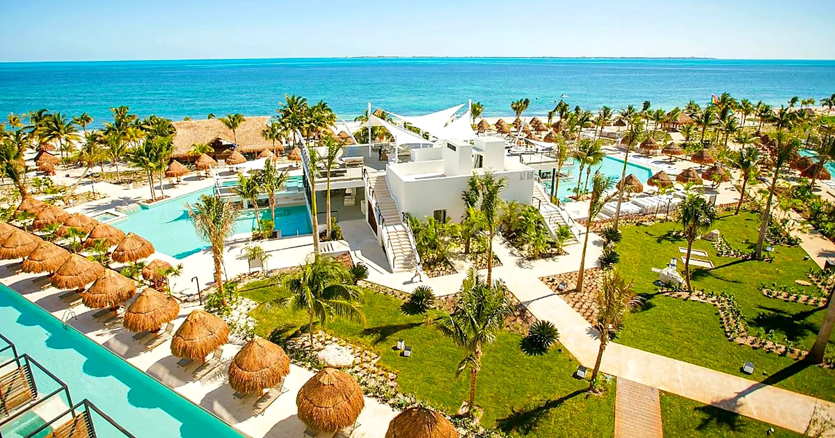 Finest Playa Mujeres – 12 restaurantes, equipamiento para bebés, mini parque acuático, desde $200/noche