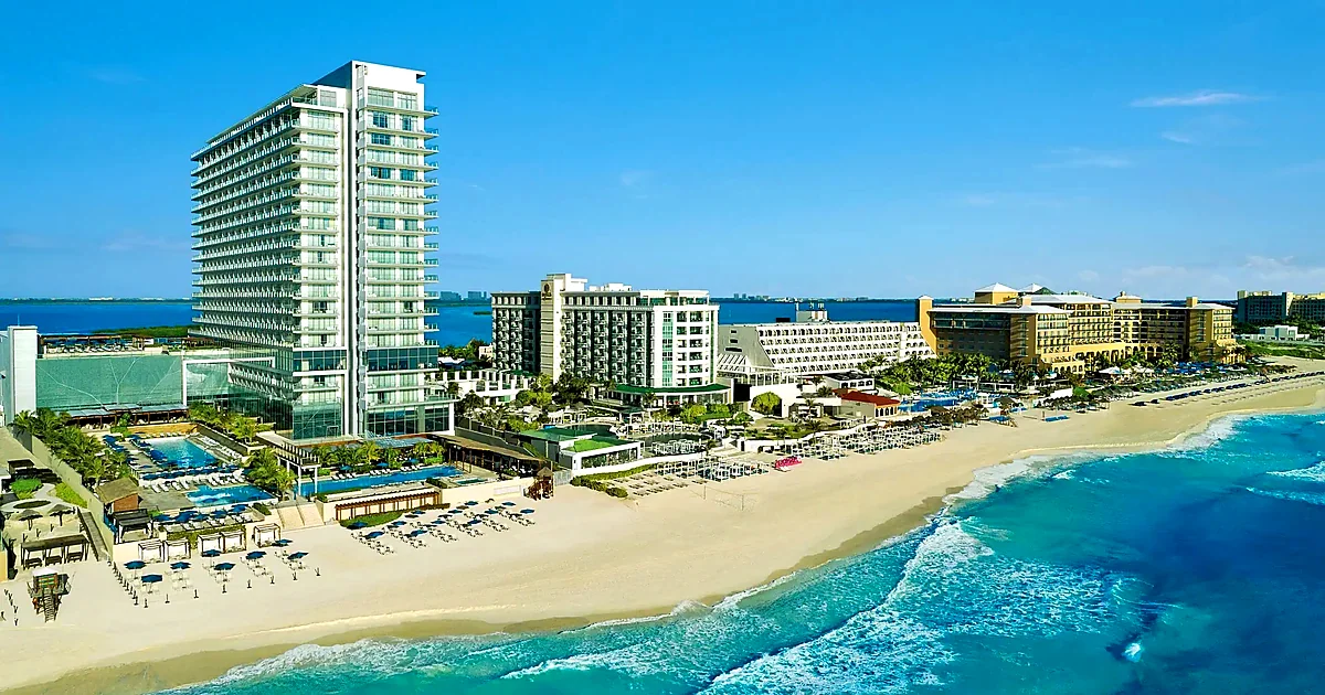 Secrets The Vine Cancún – sommelier residente, bodega privada, piscinas infinity, gastronomía fina