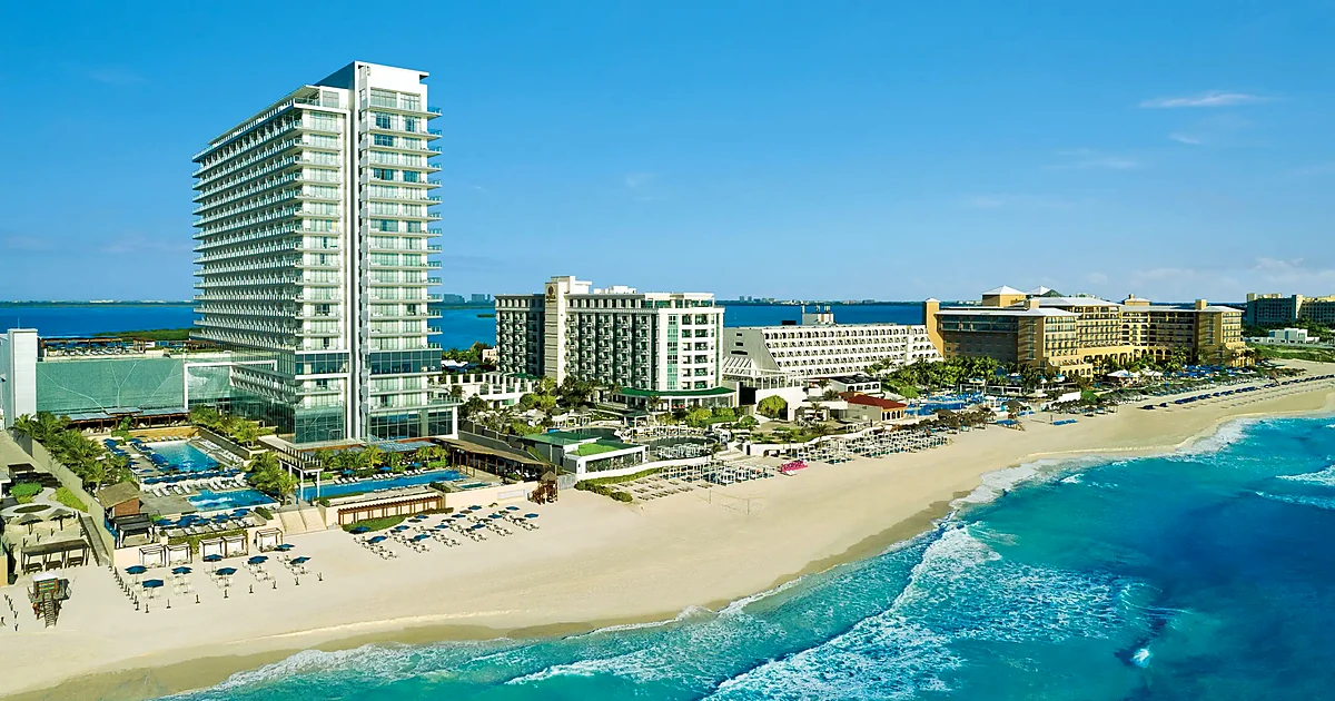 Secrets The Vine Cancun – rooftop bar, piscina elevada y concepto inspirado en el vino, solo adultos