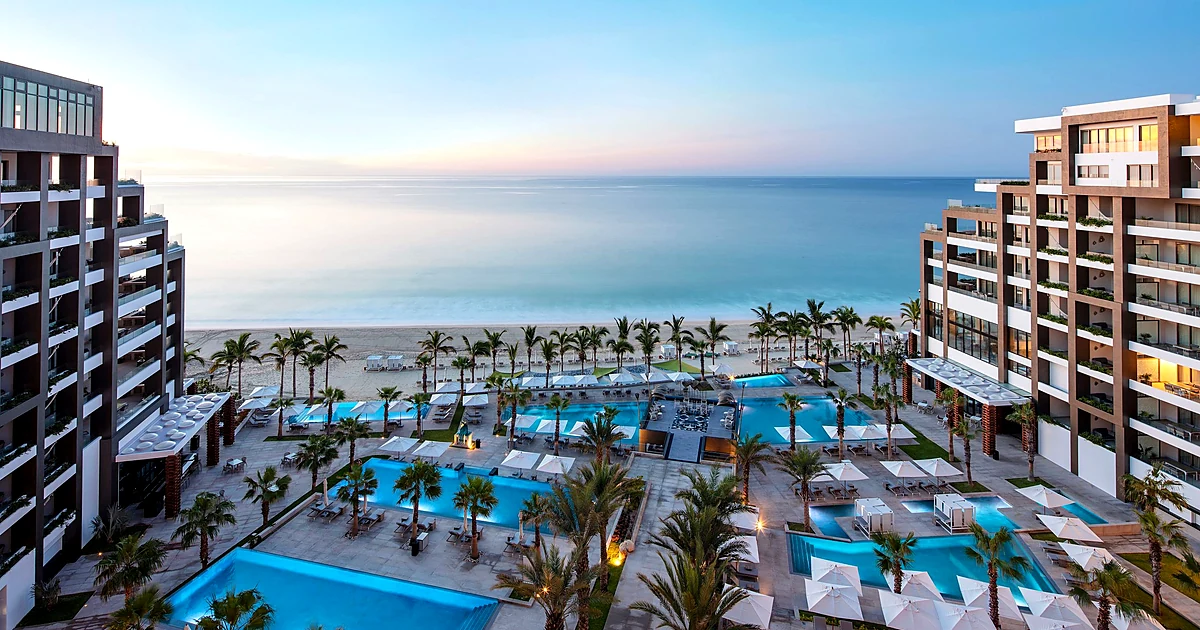Garza Blanca Resort & Spa Los Cabos – suites con terraza y hamaca frente al Mar de Cortés