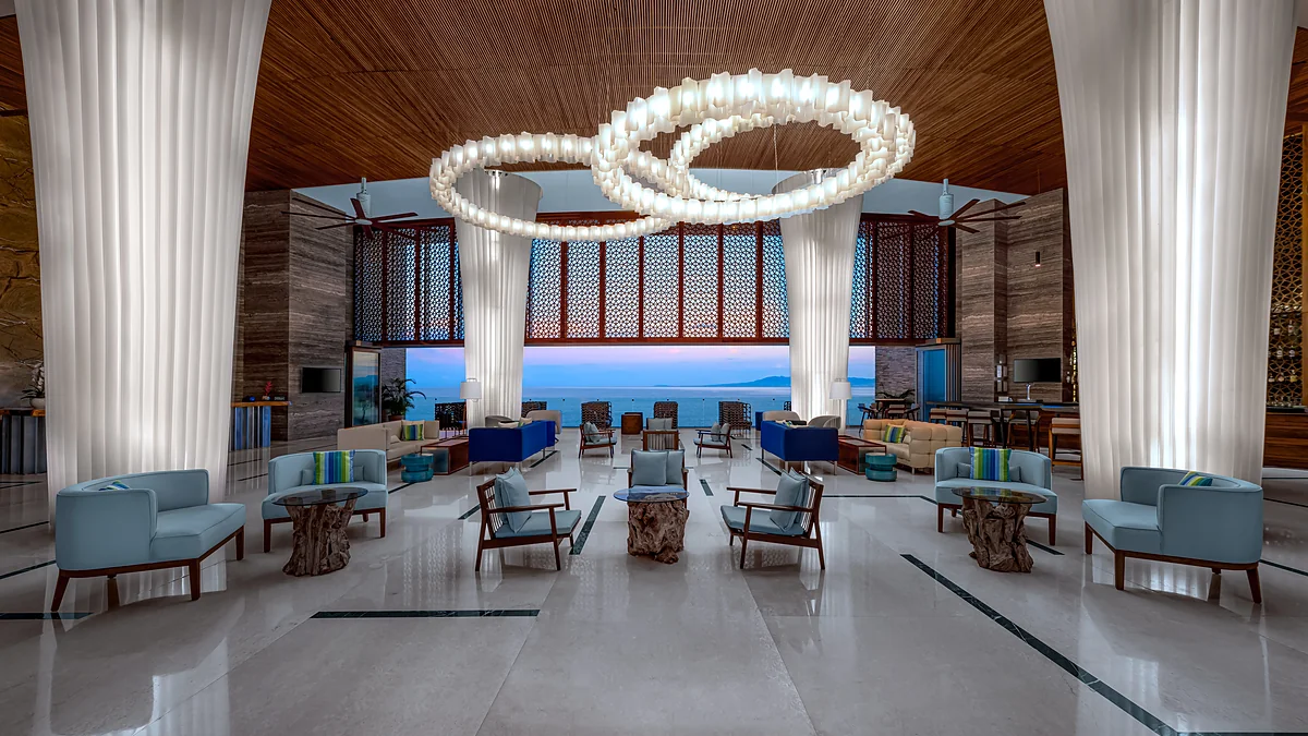 Hilton Vallarta Riviera – vestíbulo abierto
