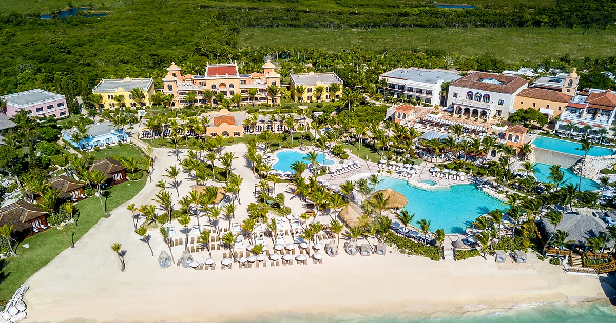 Sanctuary Cap Cana, a Luxury Collection Resort – pueblo colonial español sobre un acantilado