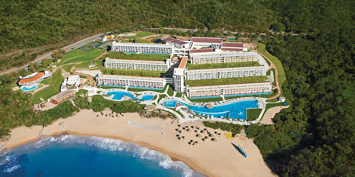 Secrets Huatulco Resort and Spa – Sky Bar con vista a la Bahía de Conejos