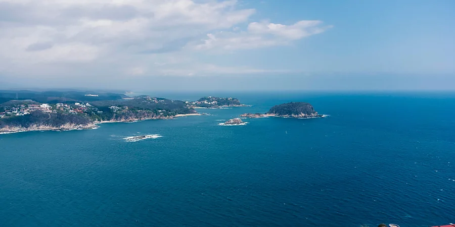 Tour en lancha por las 9 Bahías de Huatulco — excursión cerca de Las Brisas Huatulco