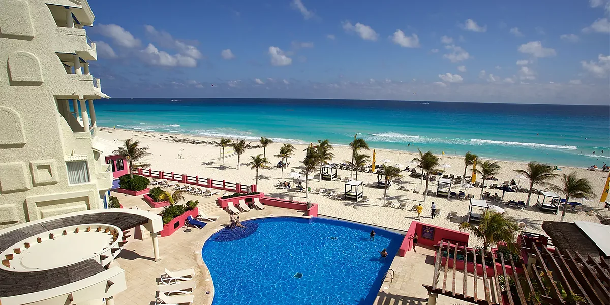 Hotel NYX Cancún – resort todo incluido entre el mar Caribe y la laguna Nichupté