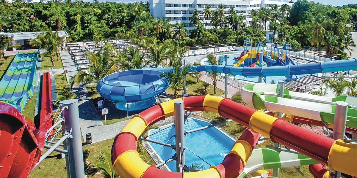 Riu Palace Punta Cana – resort todo incluido frente a la playa de Arena Gorda con acceso al parque Splash Water World